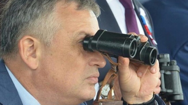 Дрозденко поручил переписку с жителями региона в Директе своим помощникам Дрозденко поручил переписку с жителями региона в Директе своим помощникам