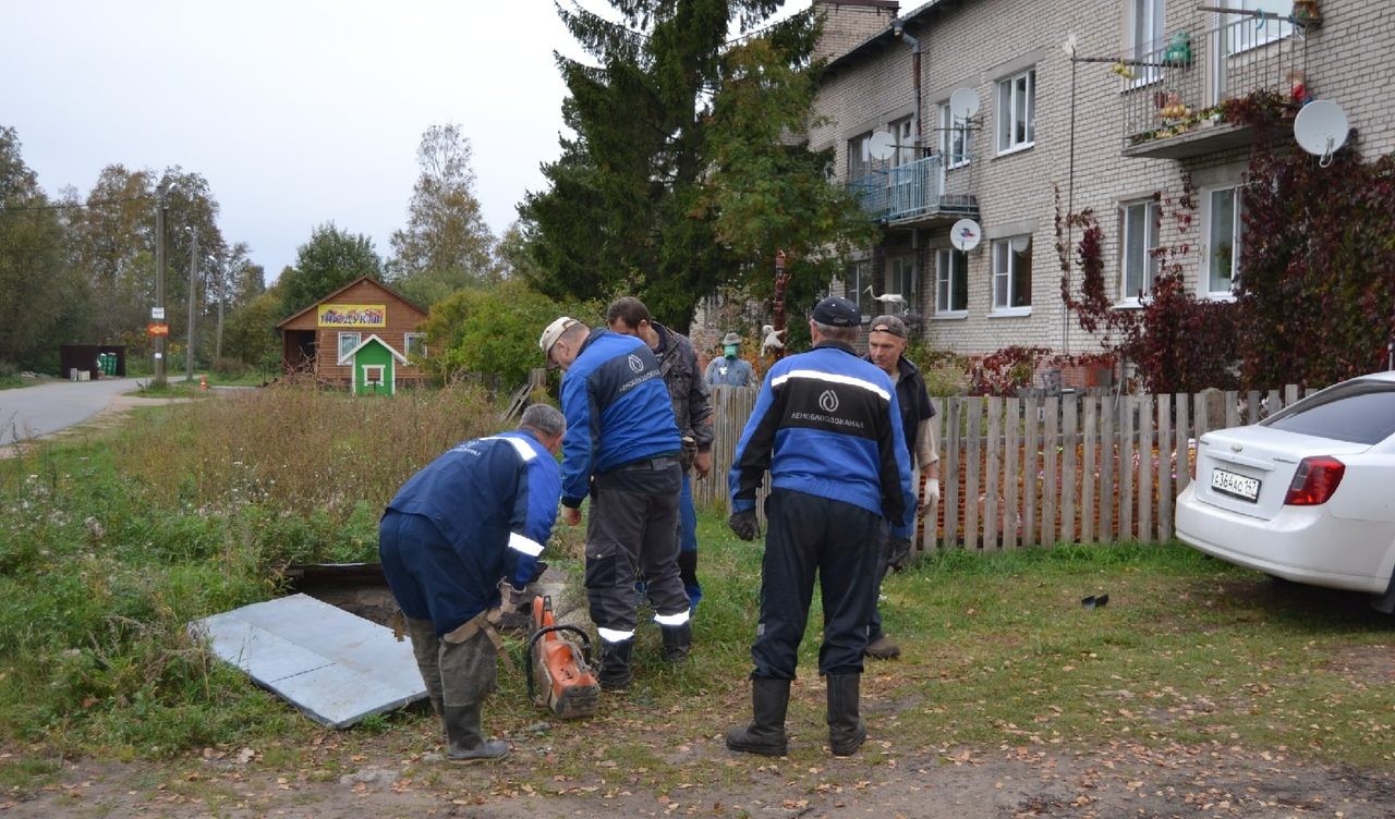 Прорыв трубы в Новой Ладоге Прорыв трубы в Новой Ладоге
