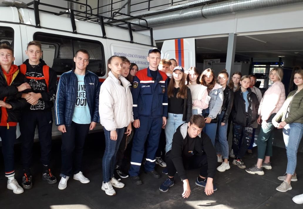 Новоладожские спасатели провели экскурсию Новоладожские спасатели провели экскурсию