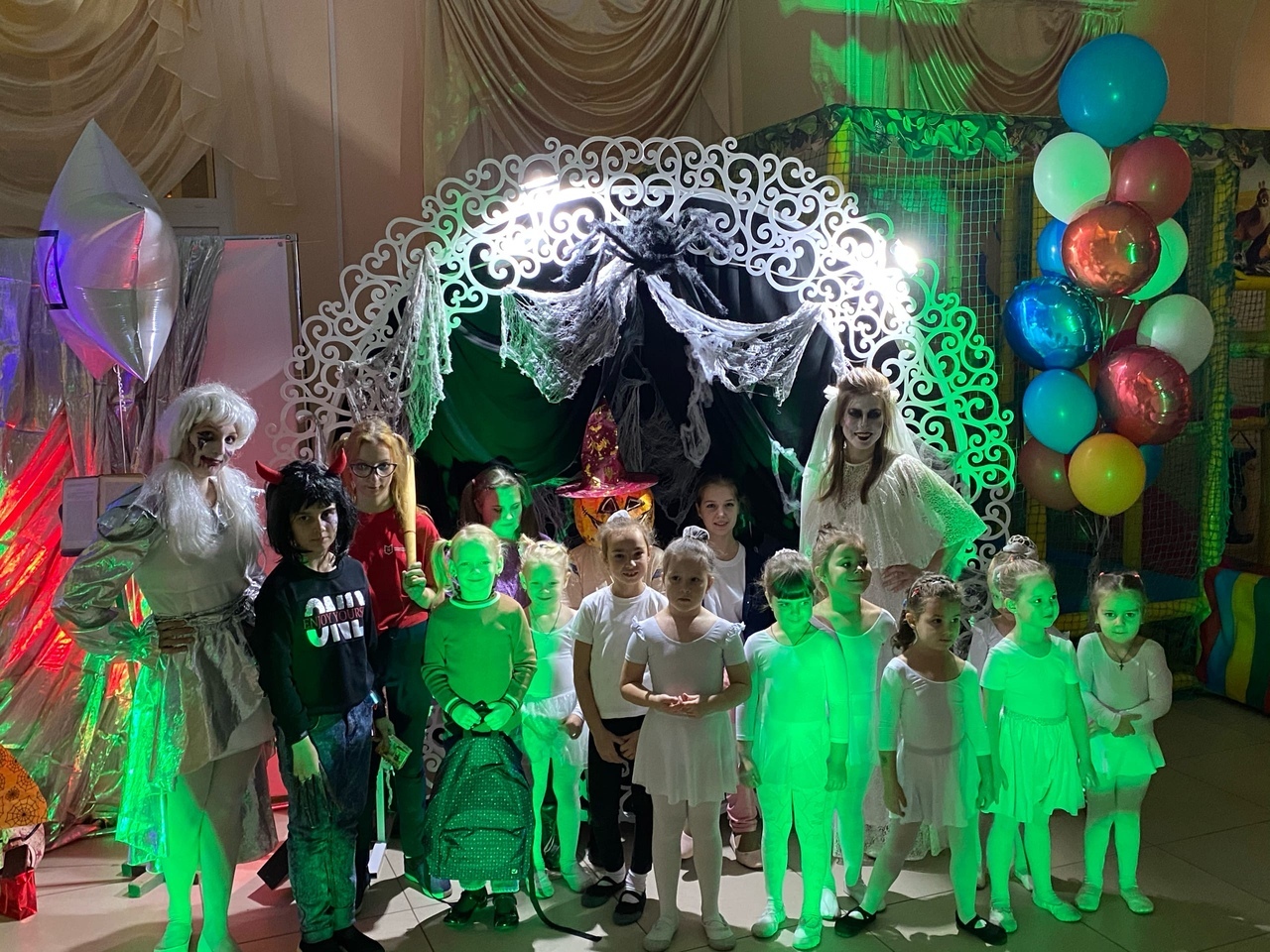 "Halloween party" в ДК "Железнодорожник" состоялся "Halloween party" в ДК "Железнодорожник" состоялся