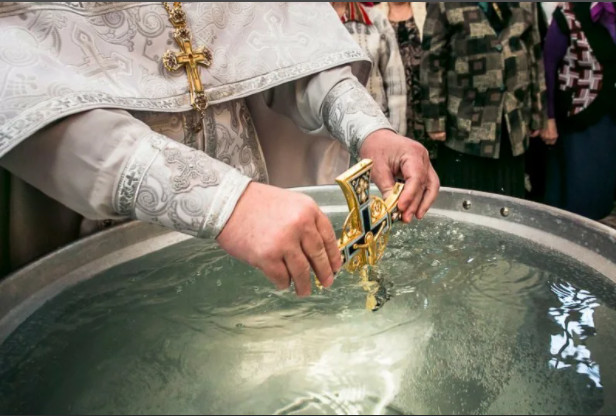 Освящение воды в Никольском монастыре