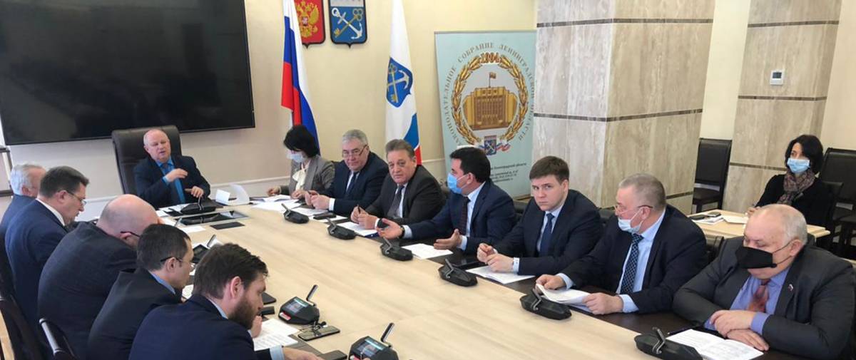 В Ленинградской области обсудили изменения законодательства в сфере занятости В Ленинградской области обсудили изменения законодательства в сфере занятости