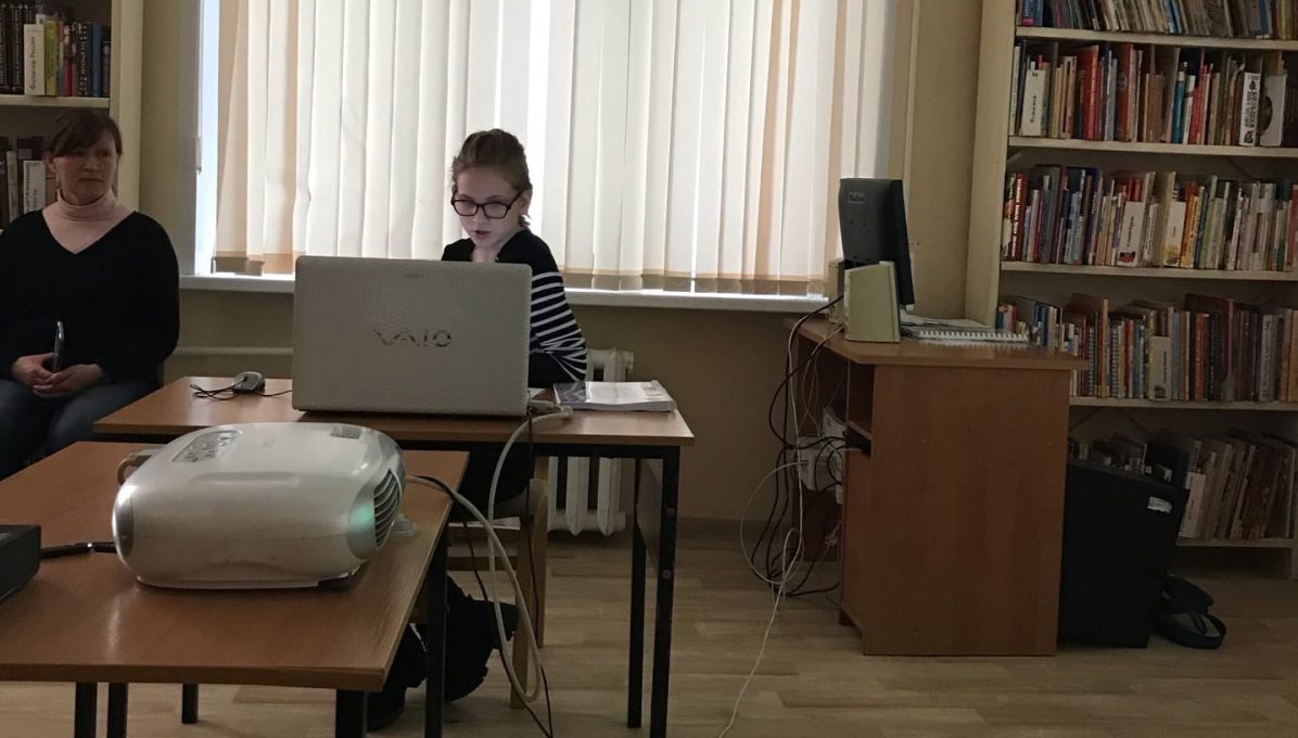 "Я песней, как ветром, наполню страну"