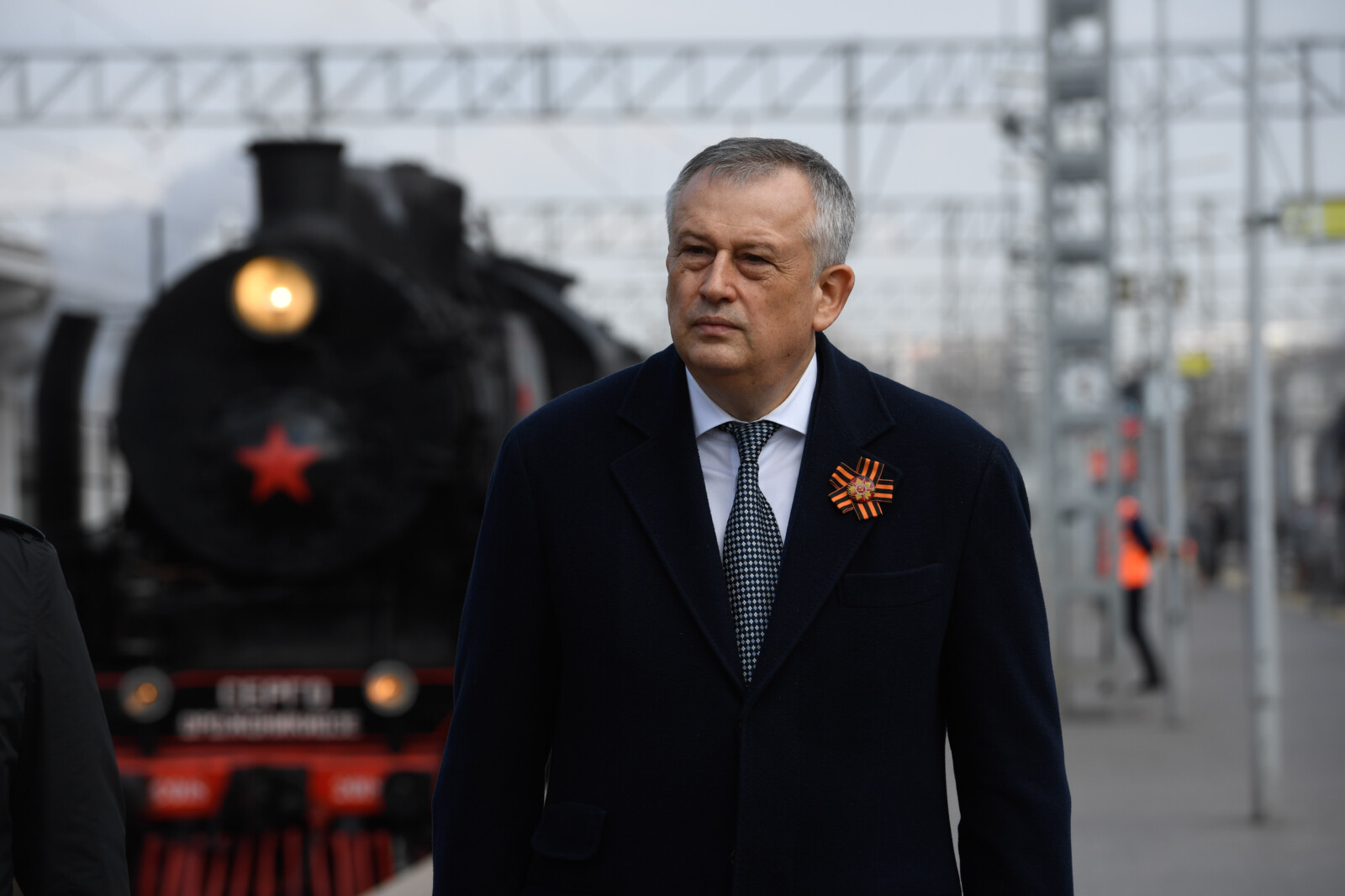 Губернатор поздравил жителей с 1 мая