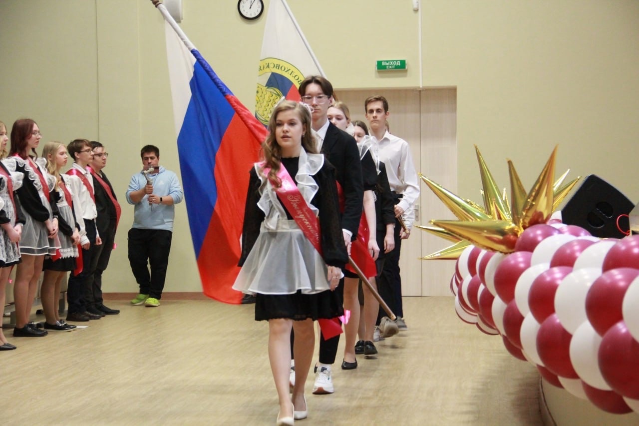 В добрый путь, выпускники!