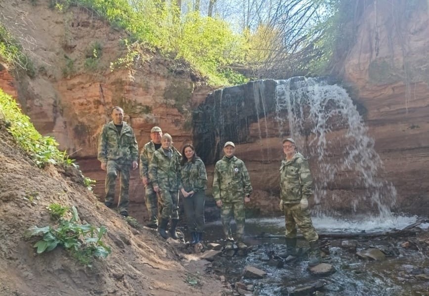 Горчаковщинский водопад стал чище Горчаковщинский водопад стал чище