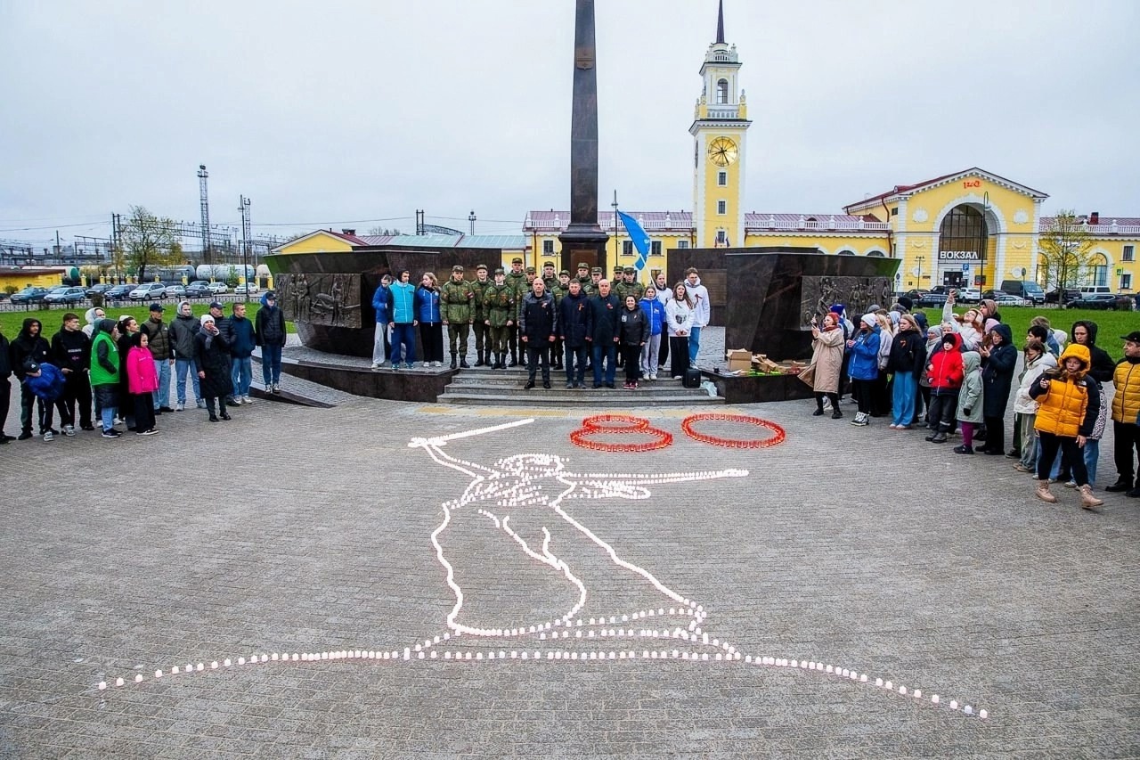 Волховчане зажгли "Свечу памяти"