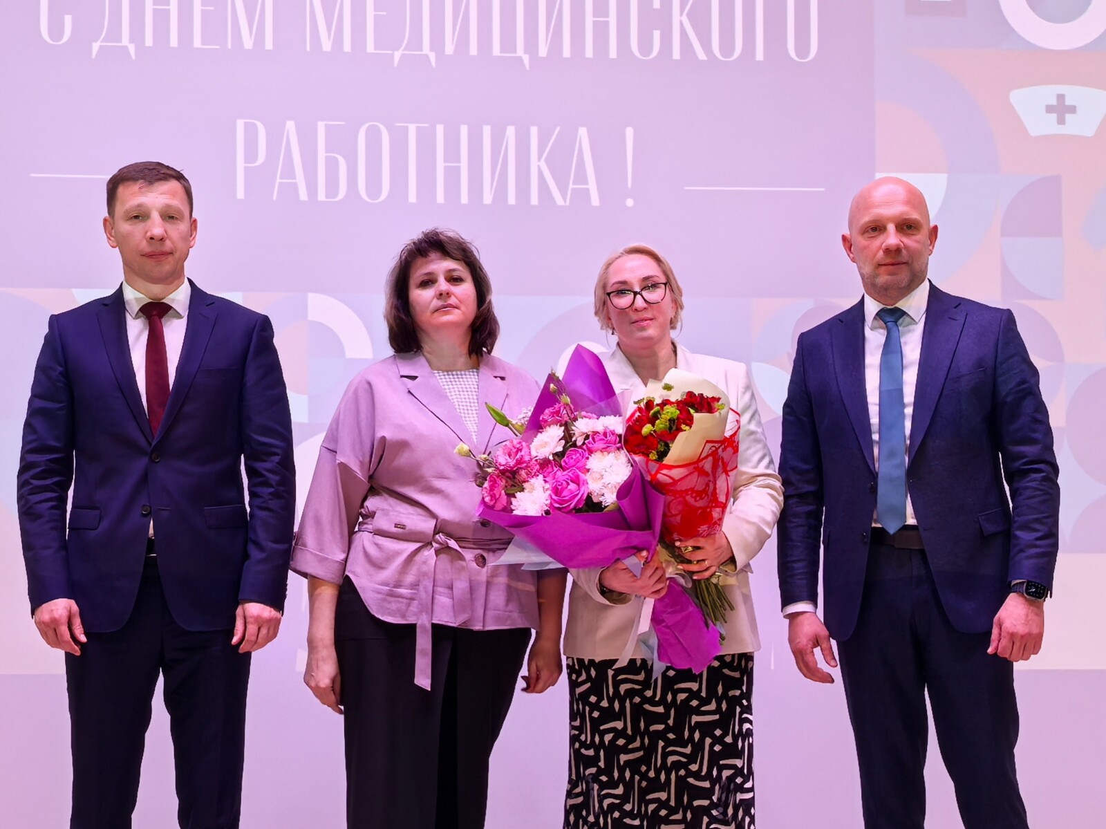 В Паше чествовали медицинских работников Волховского района
