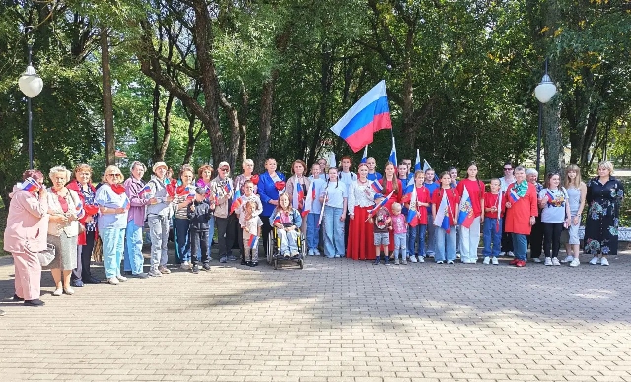 День флага в Сясьстрое День флага в Сясьстрое