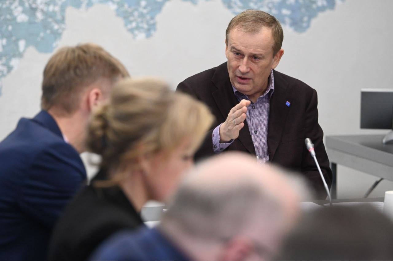 Губернатор подойдёт к телефону Губернатор подойдёт к телефону